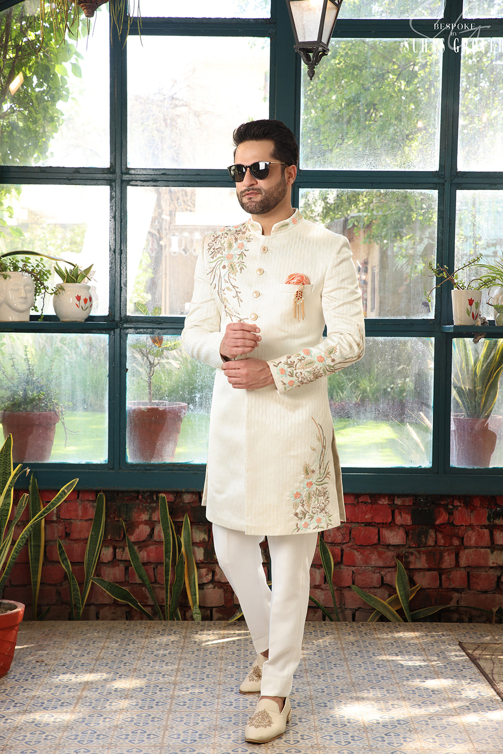 WHITE JAQUARD INDOWESTERN SET